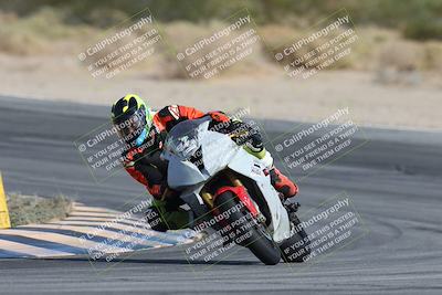 media/Nov-16-2025-Race Pace (Sun) [[8c5fa54630]]/Non Verified Riders (1st 20 Minutes)/2-Turn 10 (1010am)/